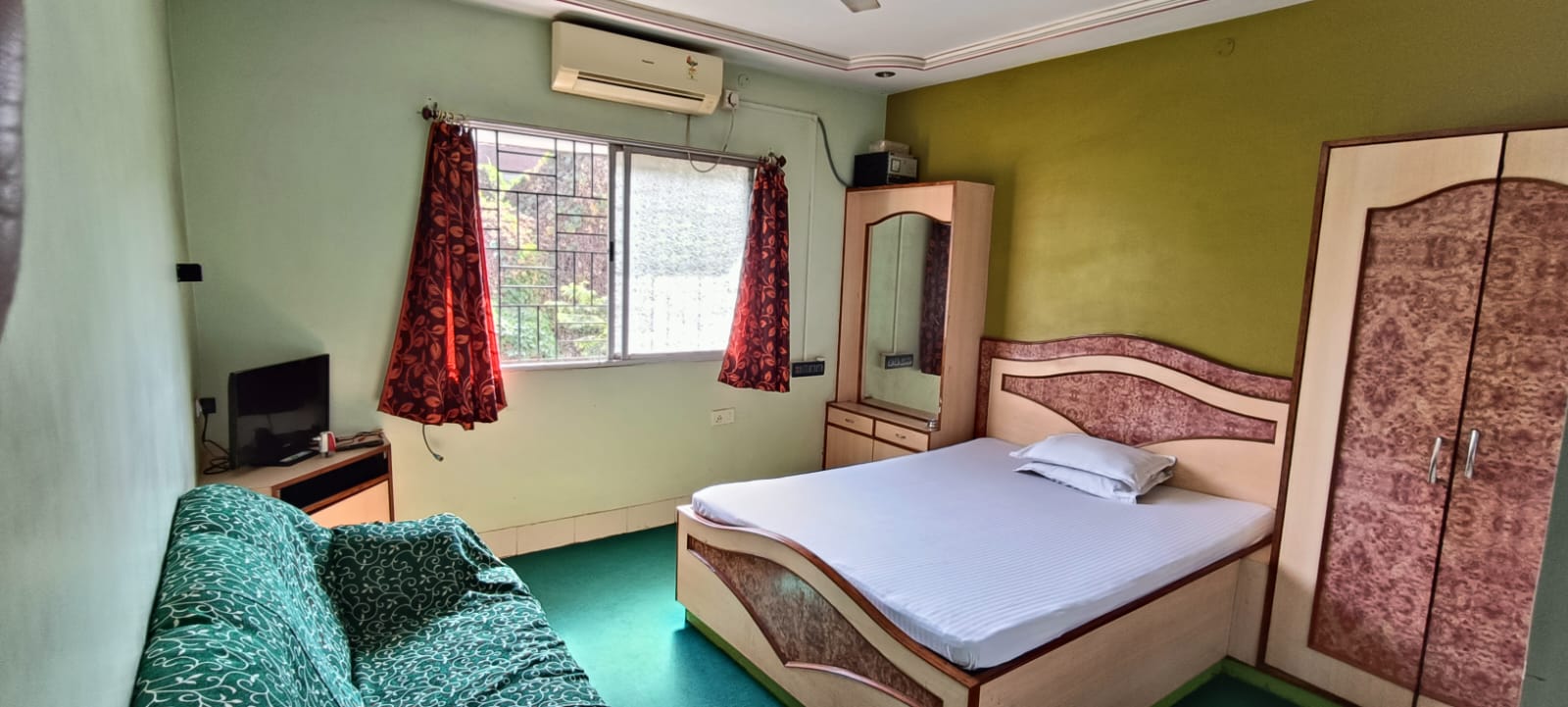 Double Bed AC Room